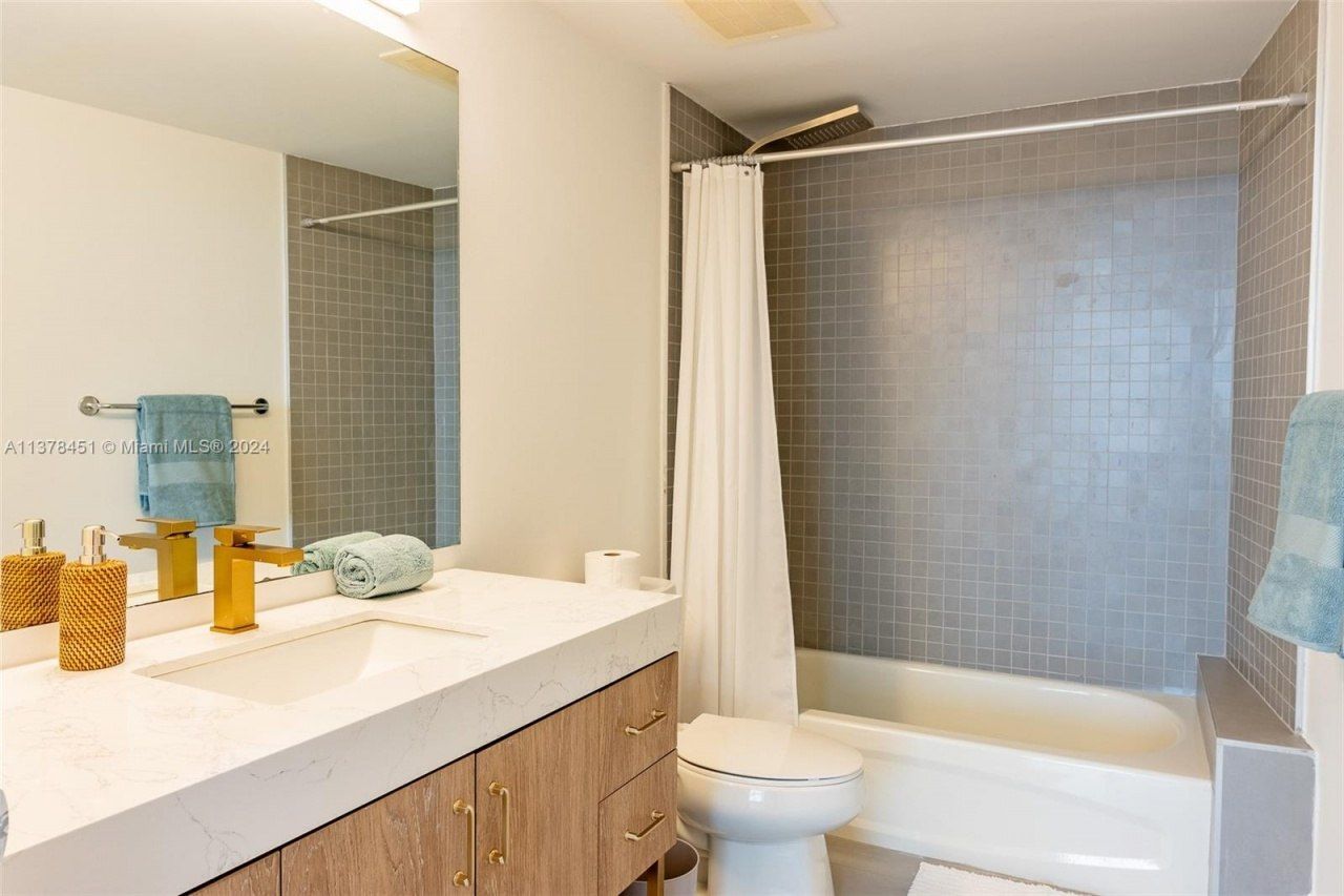 1750 N Bayshore Dr, Unit 3201, Miami, FL 33132 Photo