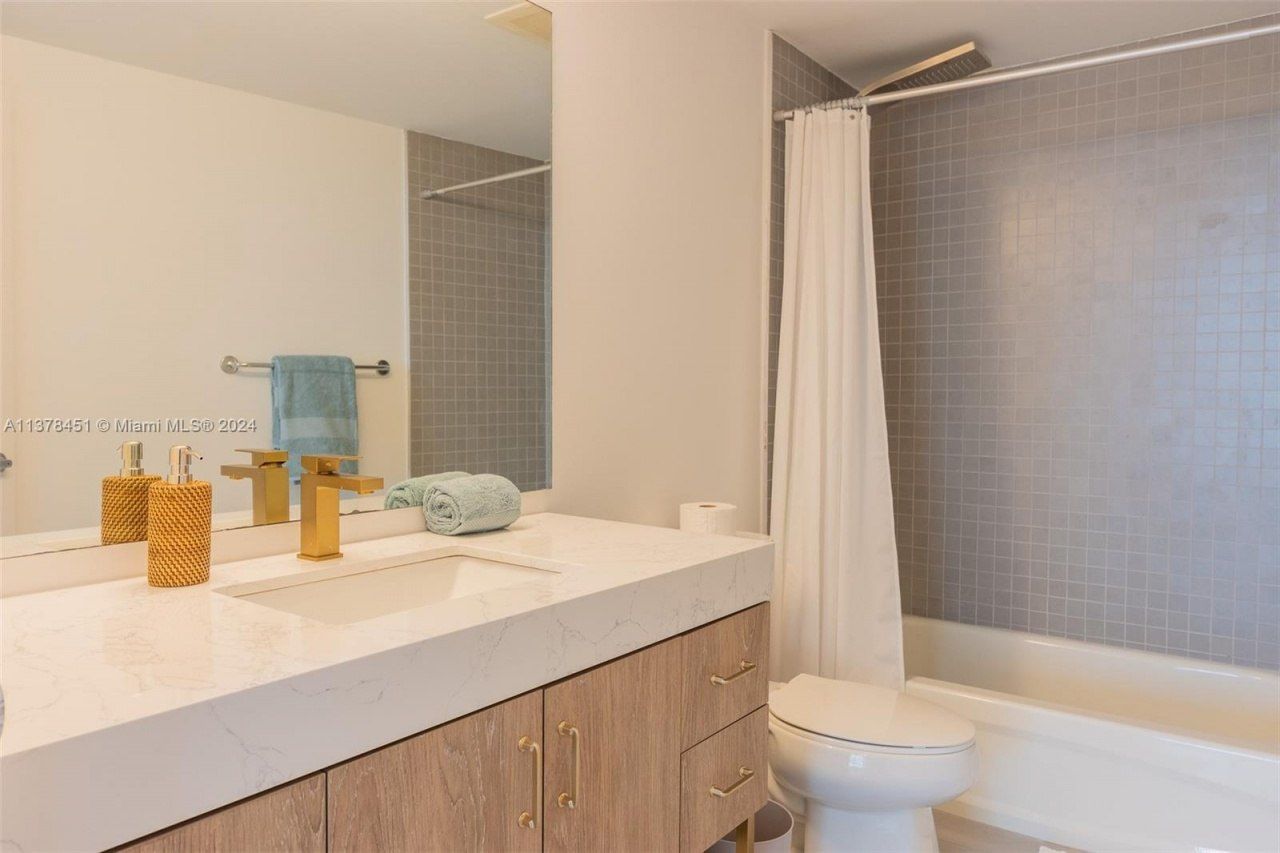 1750 N Bayshore Dr, Unit 3201, Miami, FL 33132 Photo