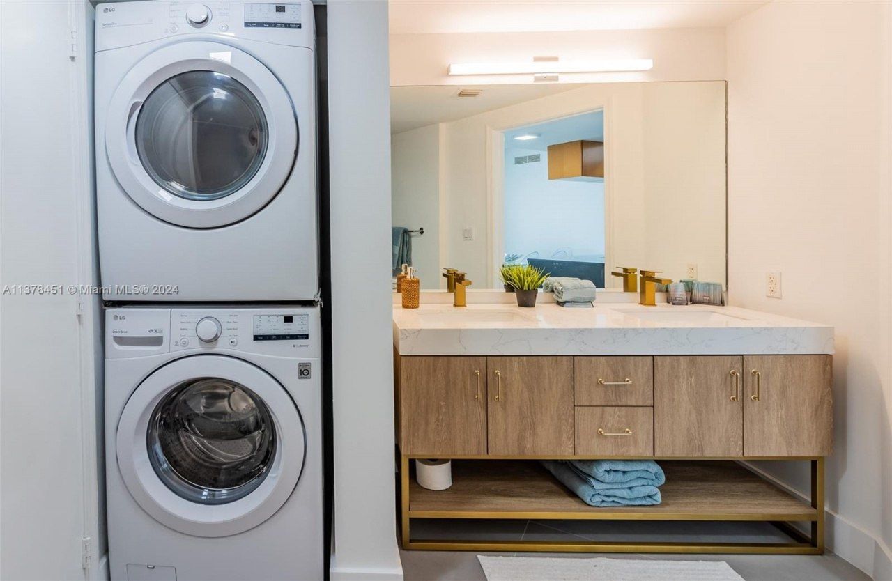 1750 N Bayshore Dr, Unit 3201, Miami, FL 33132 Photo