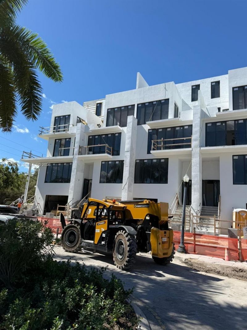 7300 Trouville Esplanade, Unit 3, Miami Beach, FL 33141 Photo