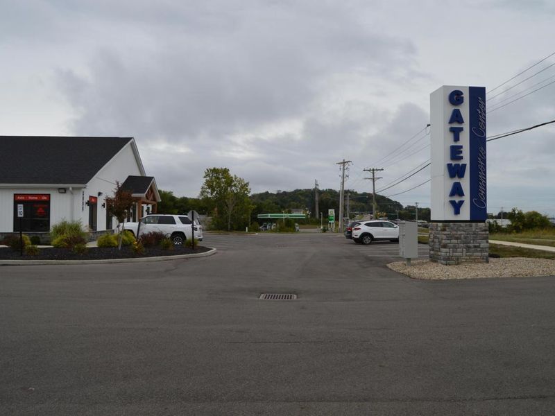 2656 N Columbus Street, Lancaster, OH 43130 Photo 2