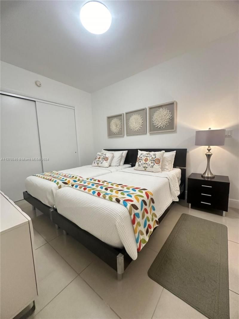 1830 S Ocean Dr, Unit 2010, Hallandale Beach, FL 33009 Photo