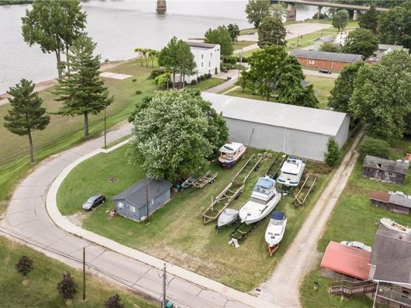 Front Street, Williamstown, WV 26187