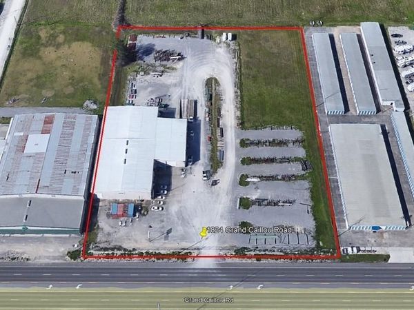 1824 Grand Caillou Road, Houma, LA 70363
