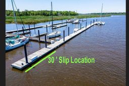 Boat Slip 97 Friendfield Marina photo 4