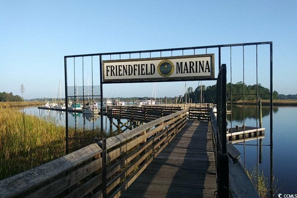 Boat Slip 97 Friendfield Marina Photo 9