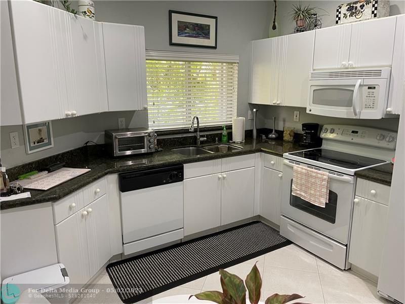 15864 SW 10th Street, Pembroke Pines, FL 33027 Photo