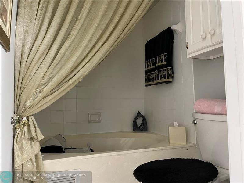 15864 SW 10th Street, Pembroke Pines, FL 33027 Photo