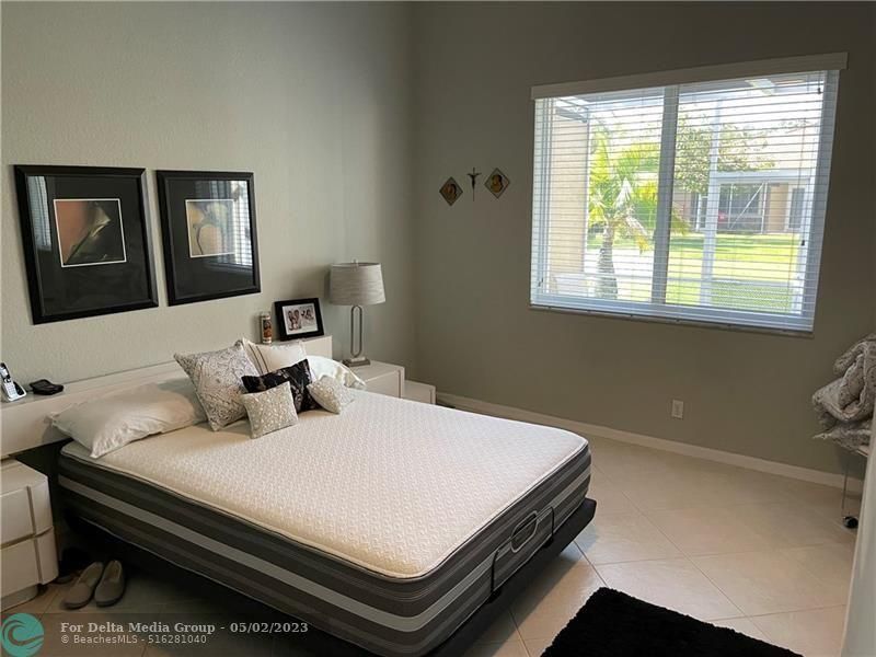 15864 SW 10th Street, Pembroke Pines, FL 33027 Photo