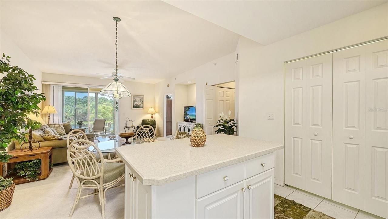 8350 Wingate Drive, Unit 913, Sarasota, FL 34238 Photo