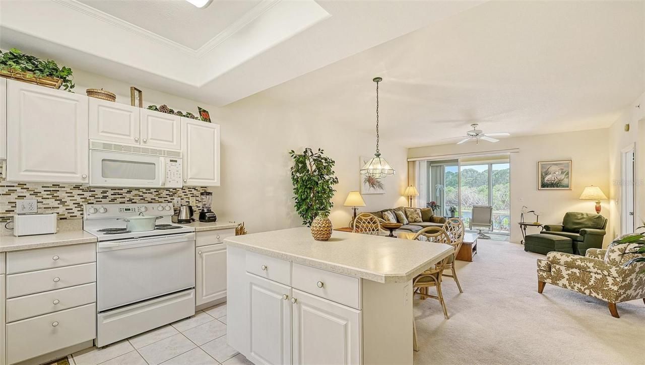 8350 Wingate Drive, Unit 913, Sarasota, FL 34238 Photo