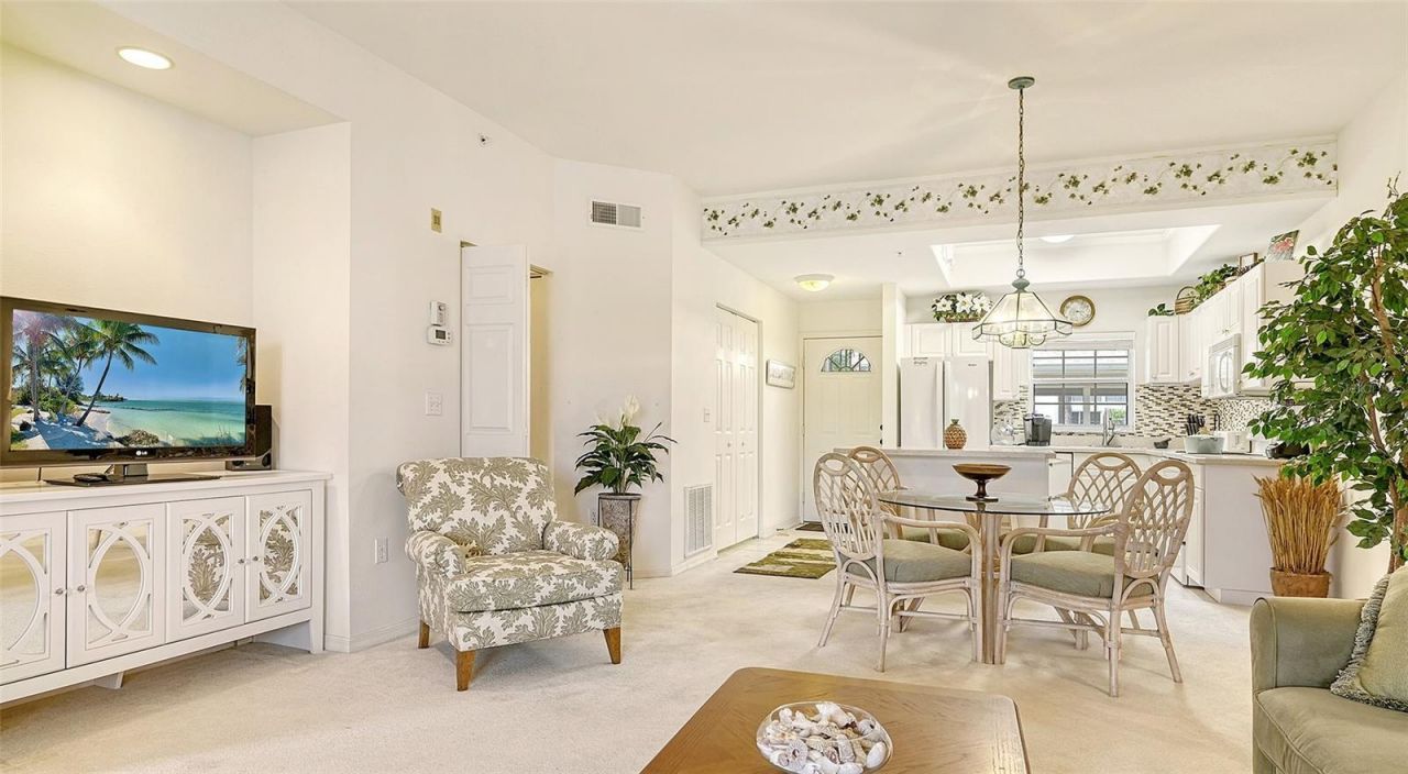 8350 Wingate Drive, Unit 913, Sarasota, FL 34238 Photo