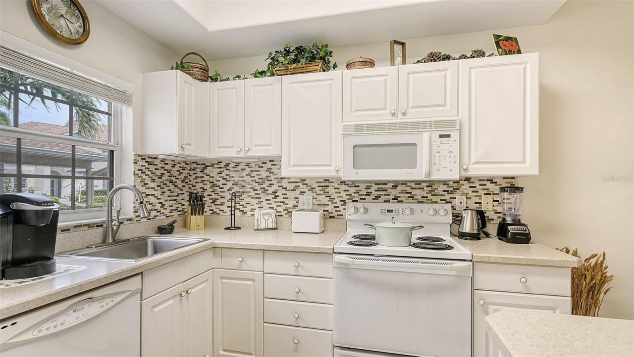 8350 Wingate Drive, Unit 913, Sarasota, FL 34238 Photo