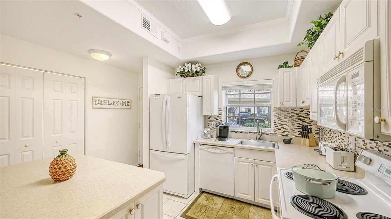 8350 Wingate Drive, Unit 913, Sarasota, FL 34238 Photo
