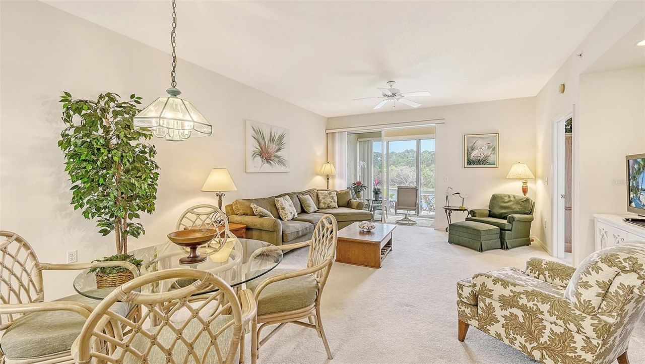 8350 Wingate Drive, Unit 913, Sarasota, FL 34238 Photo