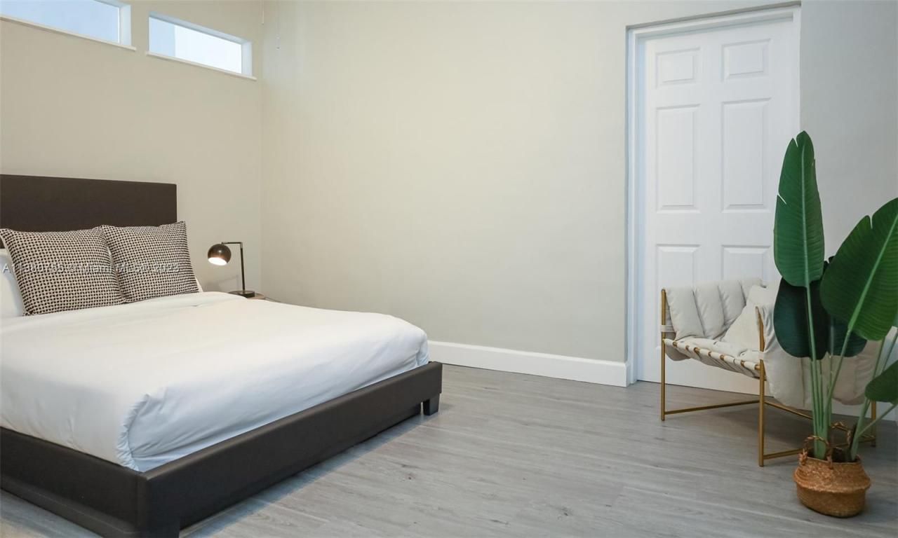 2761 SW 33rd Ave, Unit 1, Miami, FL 33133 Photo