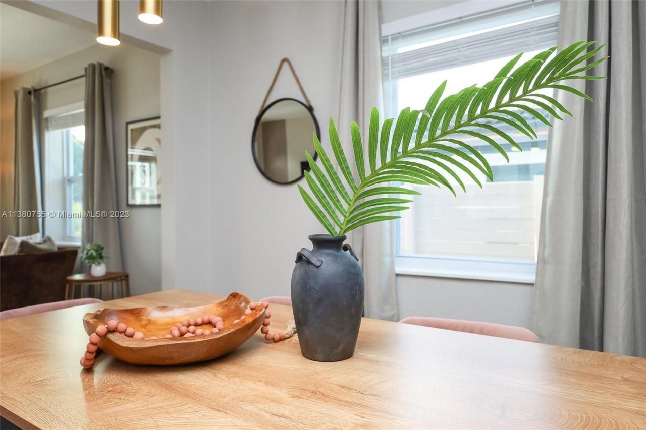 2761 SW 33rd Ave, Unit 1, Miami, FL 33133 Photo