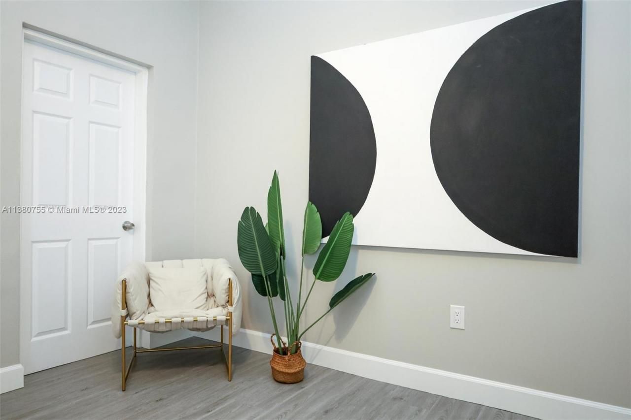 2761 SW 33rd Ave, Unit 1, Miami, FL 33133 Photo