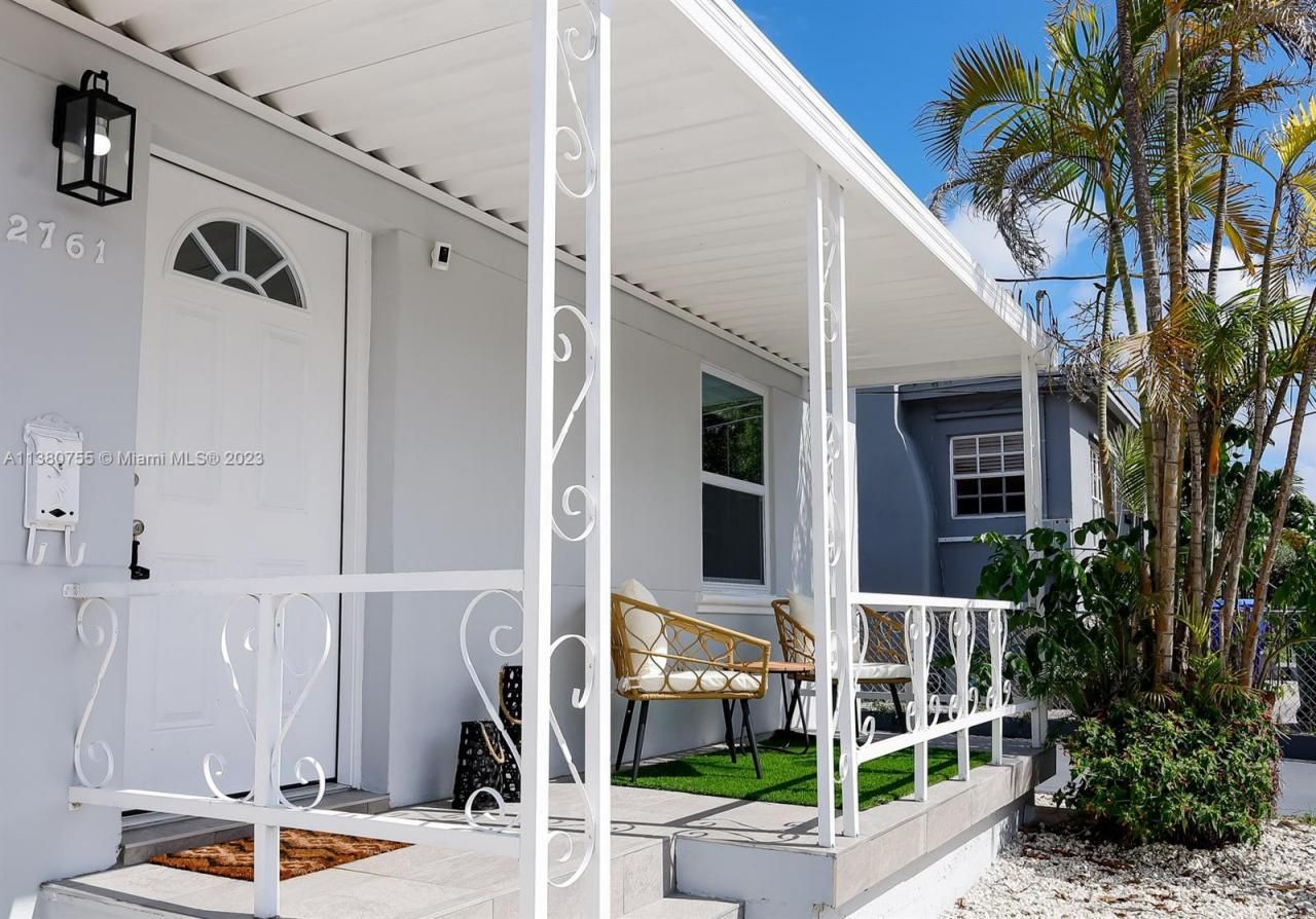 2761 SW 33rd Ave, Unit 1, Miami, FL 33133 Photo