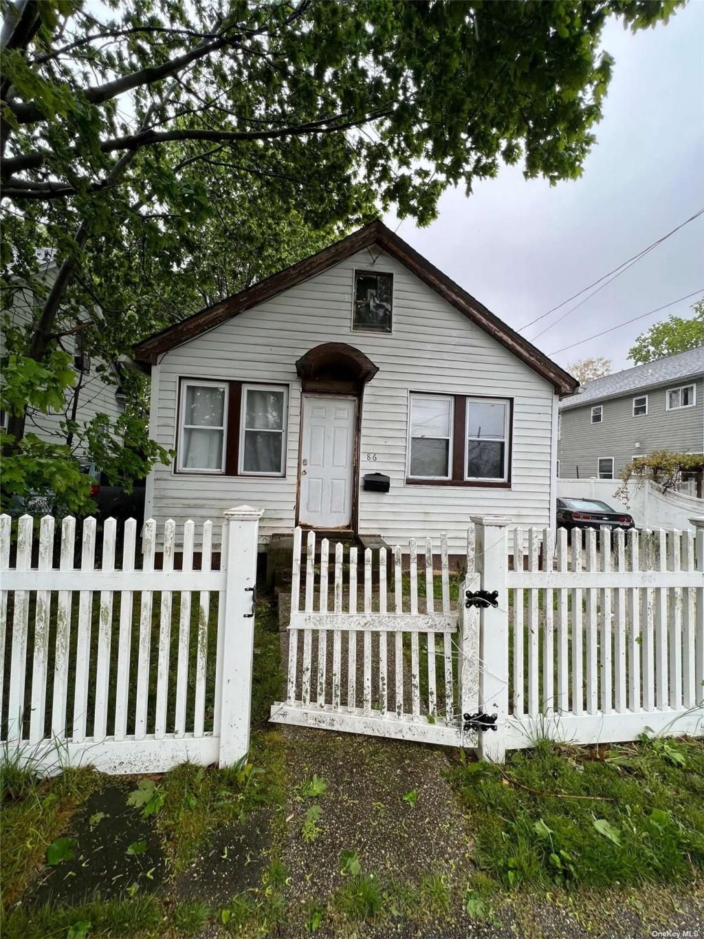 86 Linden Avenue, Hempstead, NY 11550 Main Photo