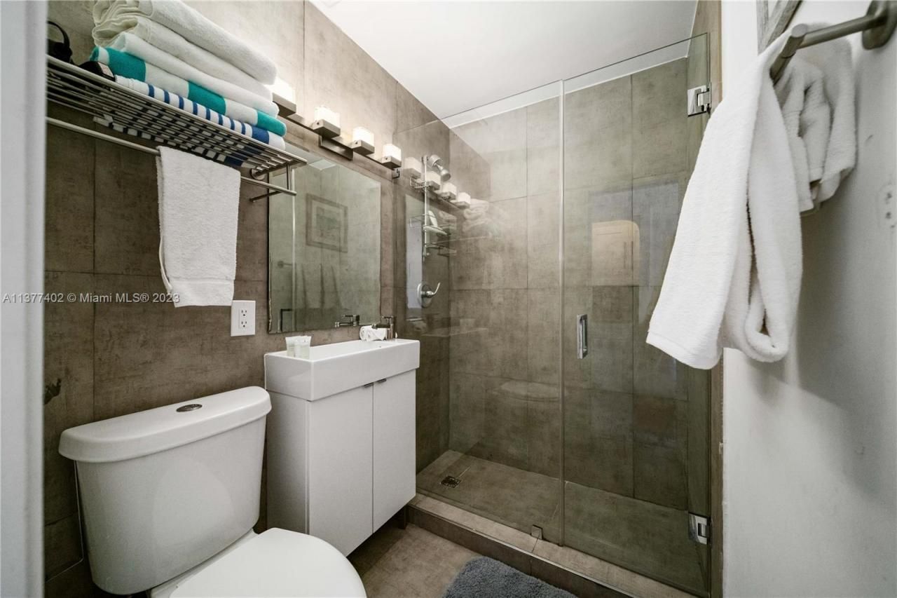 7300 Ocean Ter, Unit 110, Miami Beach, FL 33141 Photo