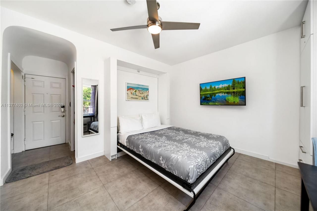 7300 Ocean Ter, Unit 110, Miami Beach, FL 33141 Photo