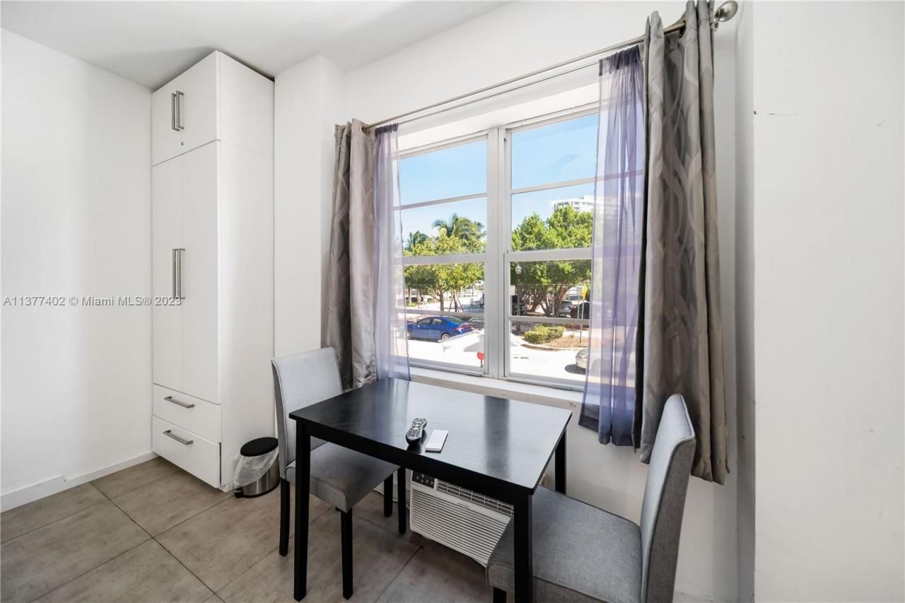 7300 Ocean Ter, Unit 110, Miami Beach, FL 33141 Photo