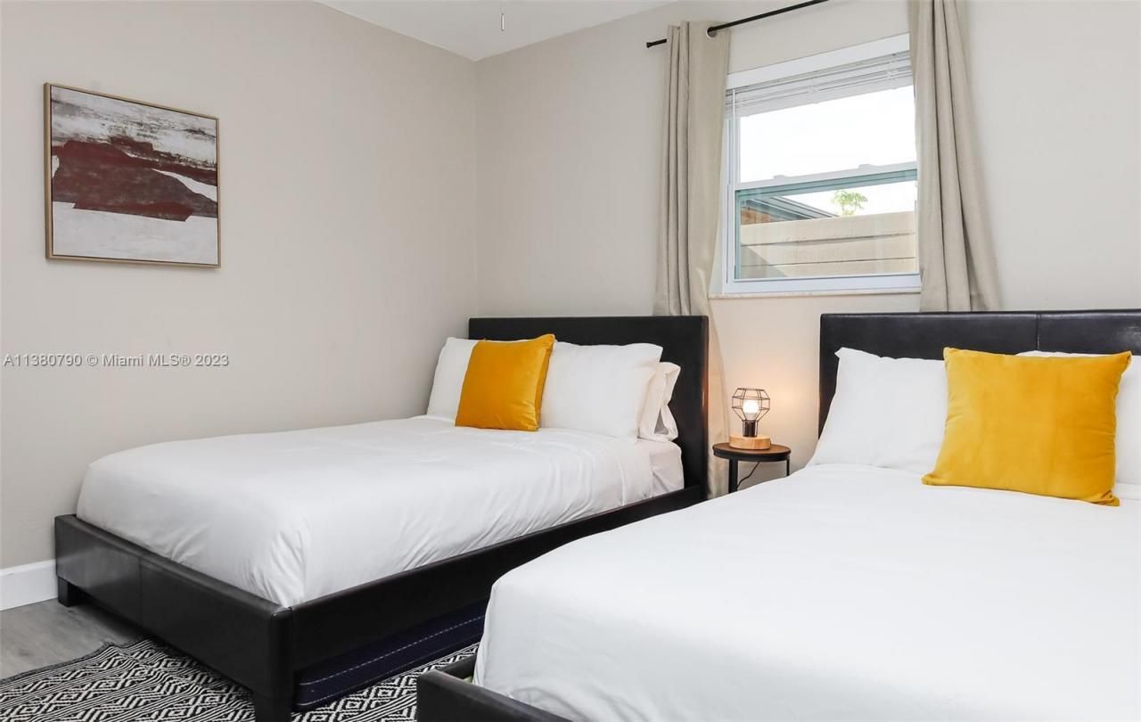 2761 SW 33rd Ave, Unit 2, Miami, FL 33133 Photo