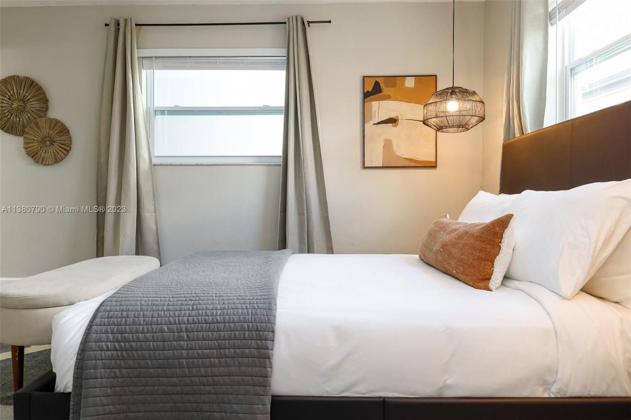 2761 SW 33rd Ave, Unit 2, Miami, FL 33133 Photo