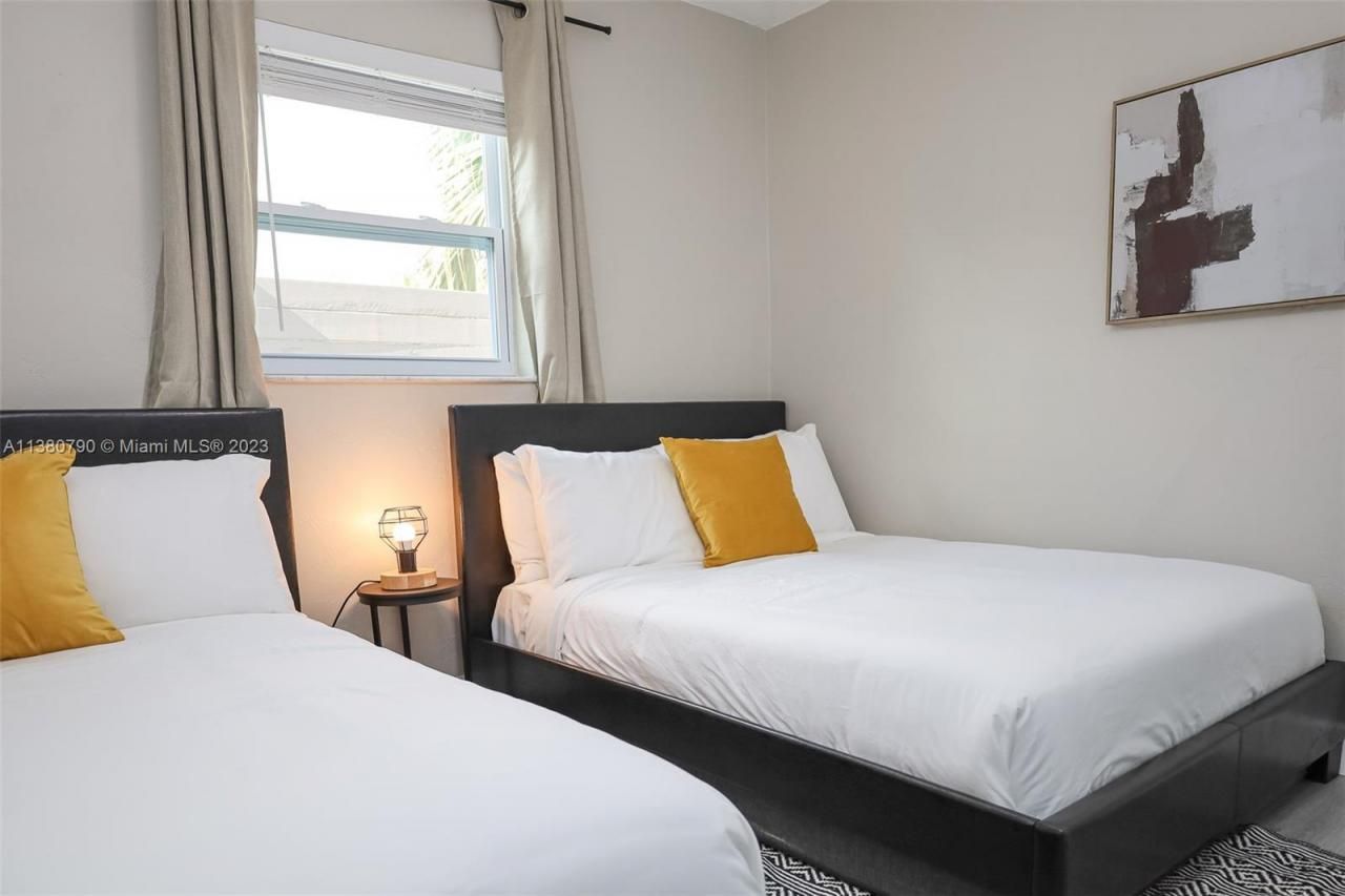 2761 SW 33rd Ave, Unit 2, Miami, FL 33133 Photo