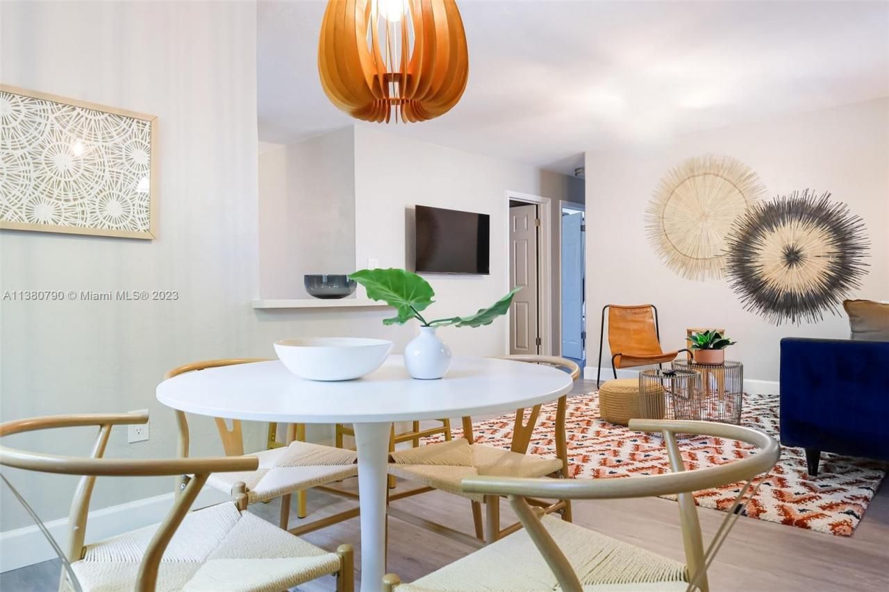 2761 SW 33rd Ave, Unit 2, Miami, FL 33133 Photo