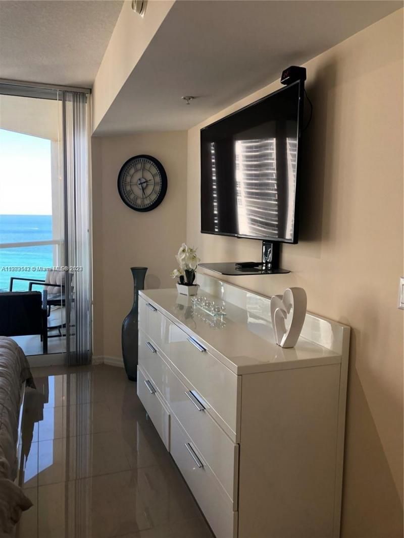 16699 Collins Ave, Unit 1705, Sunny Isles Beach, FL 33160 Photo