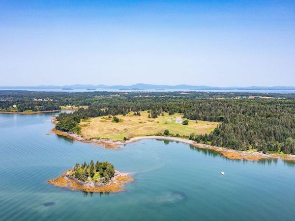 377 S Shore Road, North Haven, ME 04853