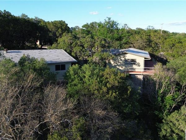 1203 N Walnut Avenue, New Braunfels, TX 78130