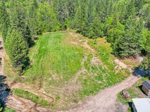 501 Pinecrest Drive, Grants Pass, OR 97526