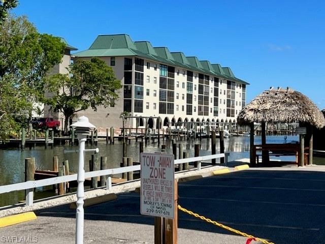 361-4 Vanderbilt Beach Rd, Naples, FL 34108 Photo