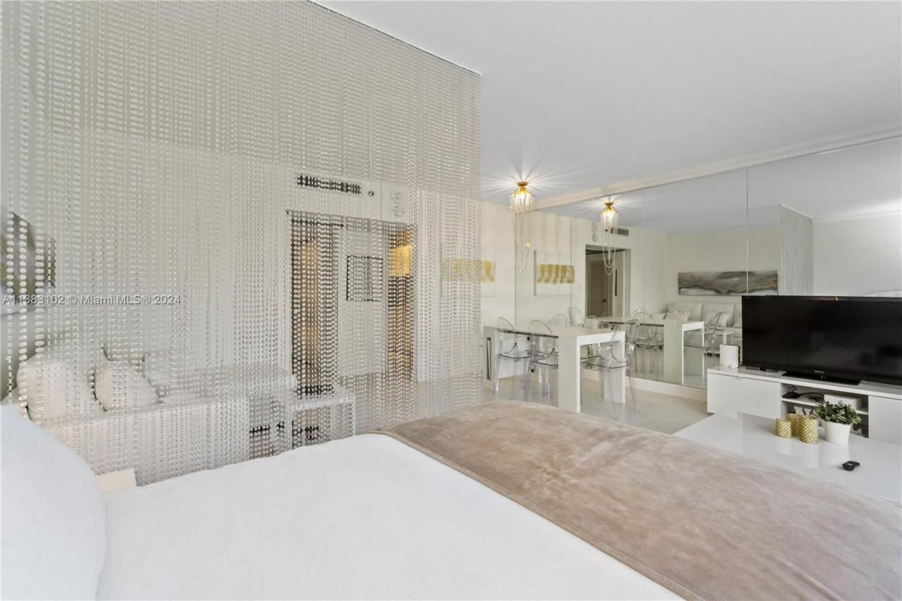 100 Lincoln Rd, Unit 306, Miami Beach, FL 33139 Photo