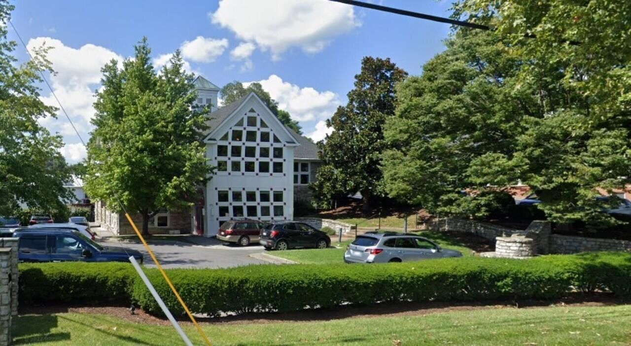 2055 Valley Avenue, Winchester, VA 22601 Main Photo