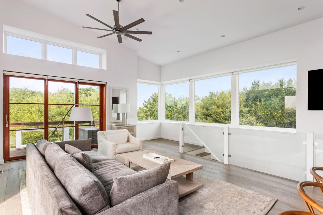 3115 Ion Avenue Photo 7