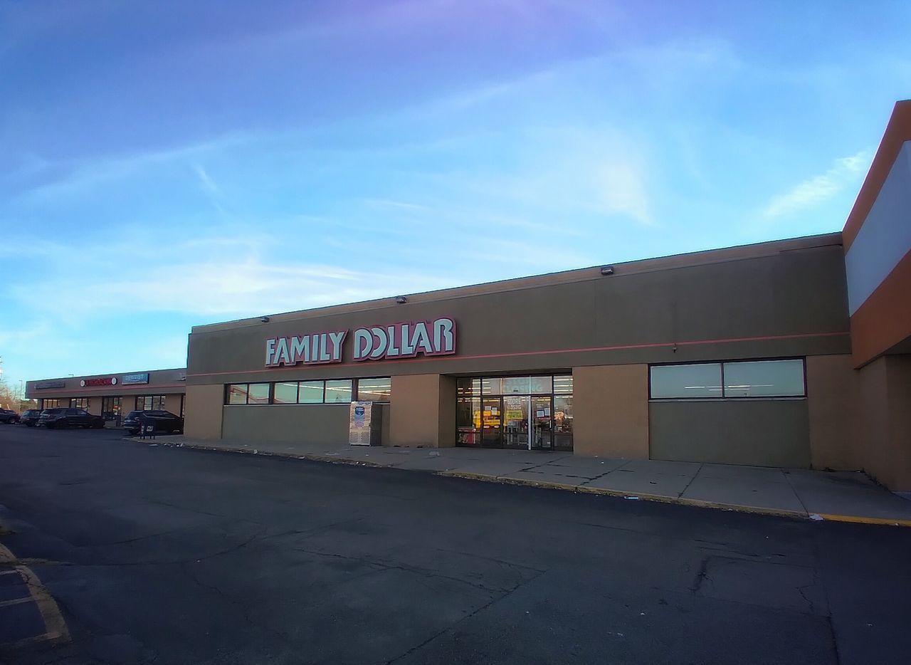 390 W Chrysler Dr, Belvidere, IL 61008