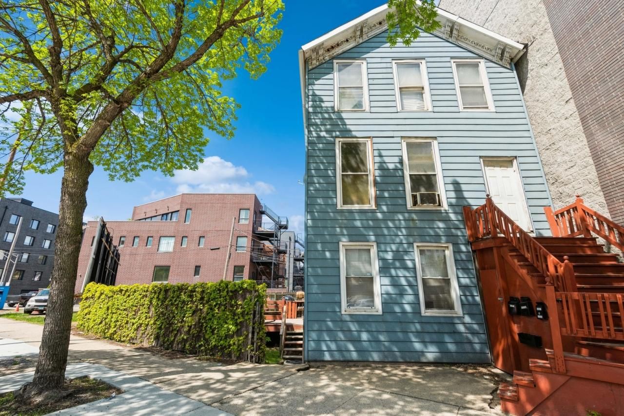 612 N Ogden Avenue, Chicago, IL 60642 Main Photo