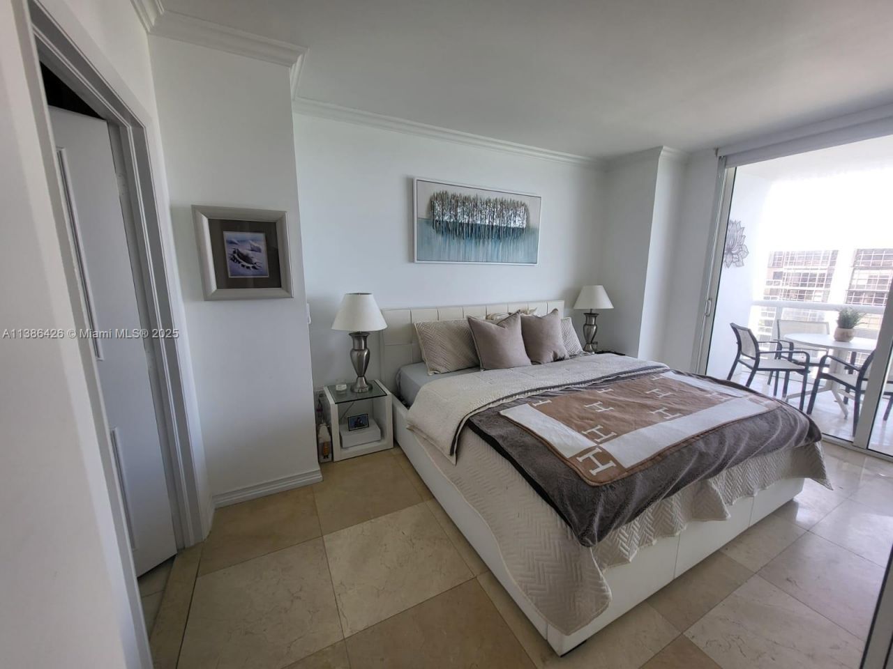 6365 Collins Ave, Unit 1711, Miami Beach, FL 33141 Photo