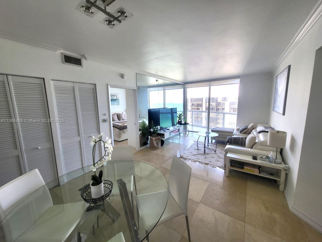 6365 Collins Ave, Unit 1711, Miami Beach, FL 33141 Photo