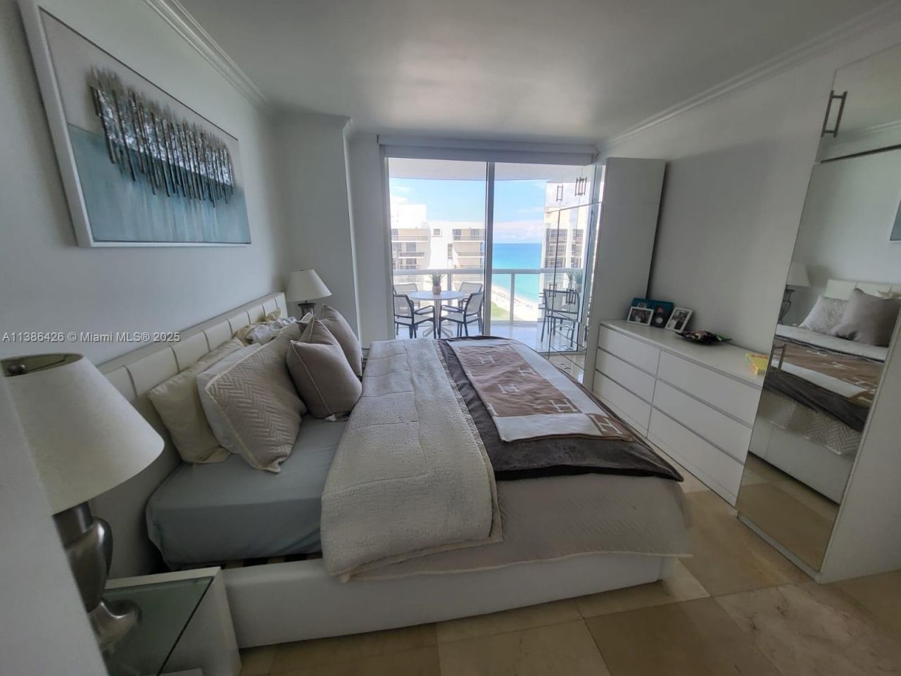 6365 Collins Ave, Unit 1711, Miami Beach, FL 33141 Photo