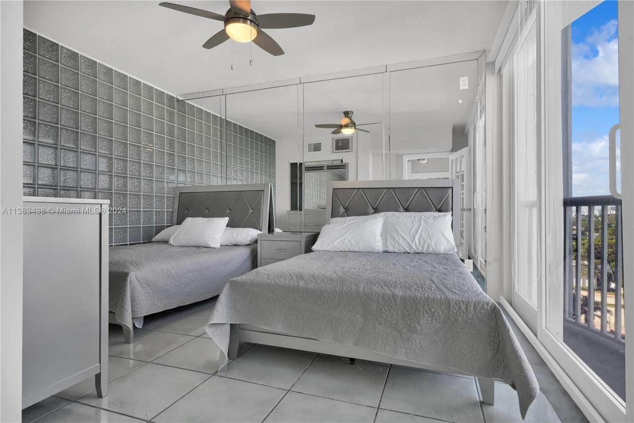5401 Collins Ave, Unit 601, Miami Beach, FL 33140 Photo