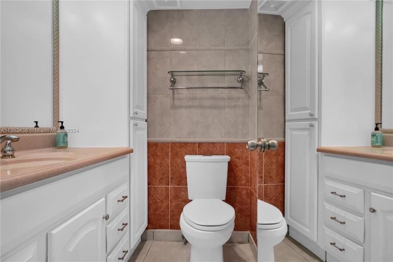 5401 Collins Ave, Unit 601, Miami Beach, FL 33140 Photo