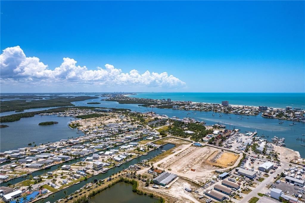 870 Buttonwood Dr, Fort Myers Beach, FL 33931 Photo
