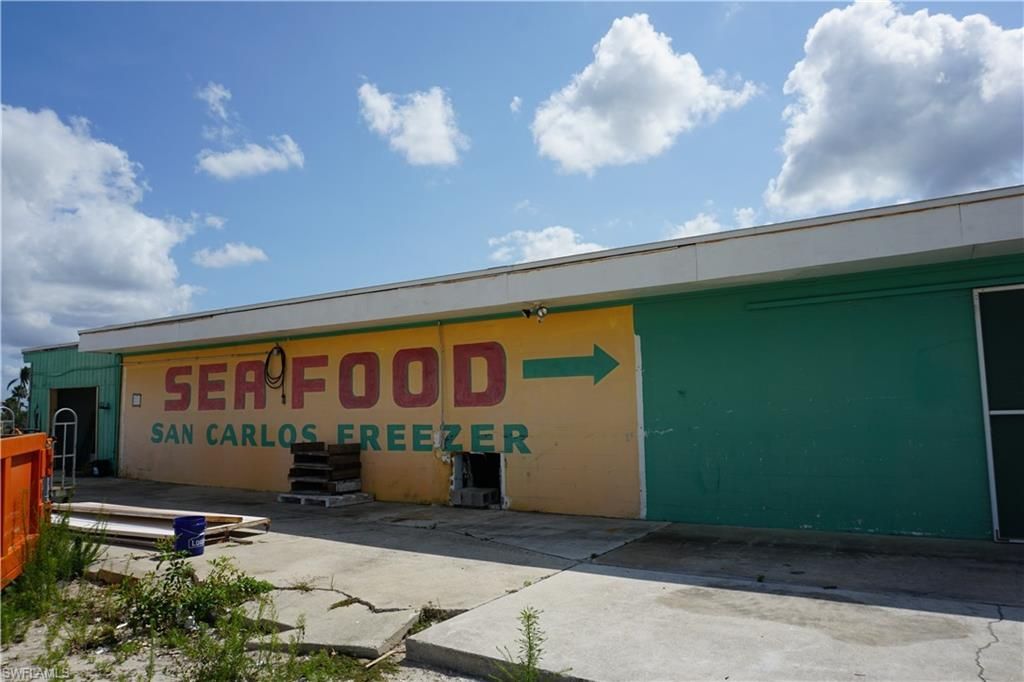 870 Buttonwood Dr, Fort Myers Beach, FL 33931 Photo