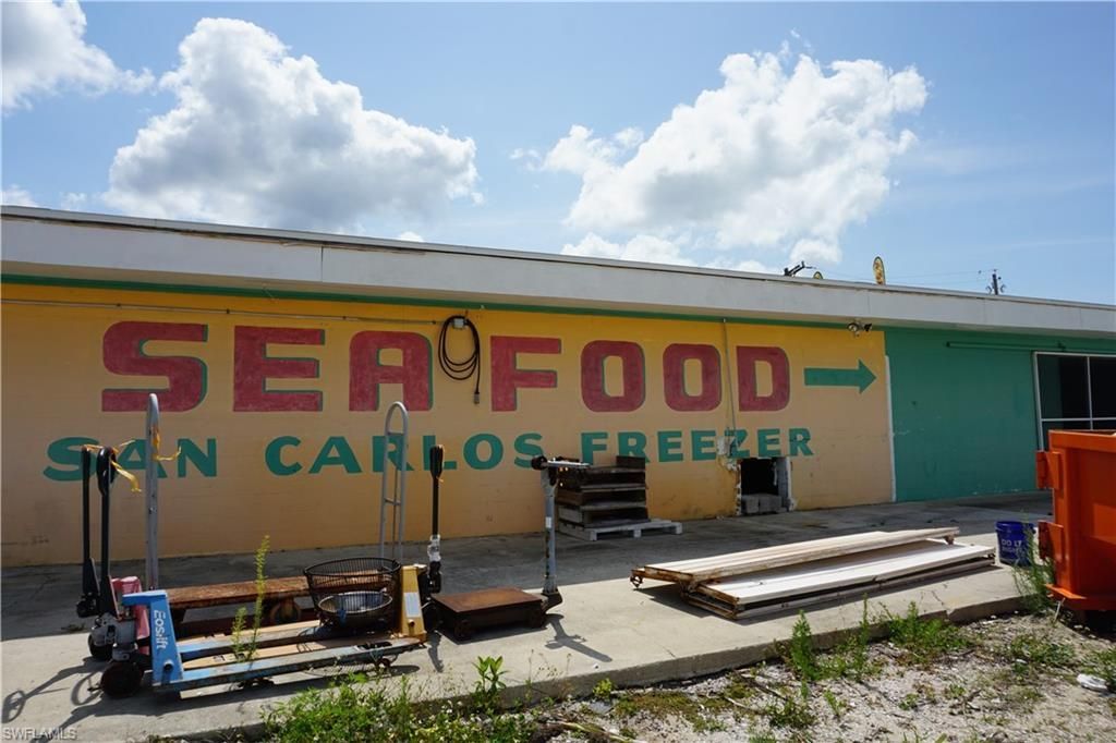 870 Buttonwood Dr, Fort Myers Beach, FL 33931 Photo