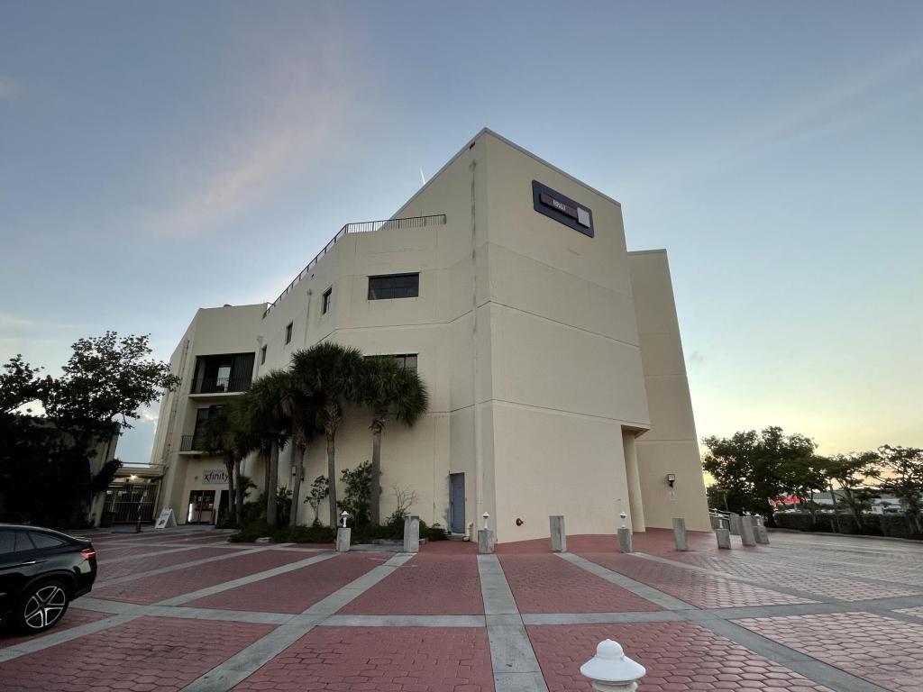 1010 Kennedy Drive, Unit 400, Key West, FL 33040 Photo